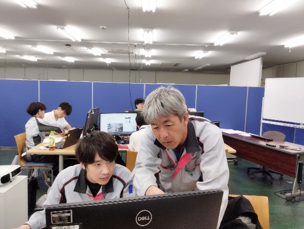                                                                                                                                                                                                                                                                          技術本部    村尾　大樹　様