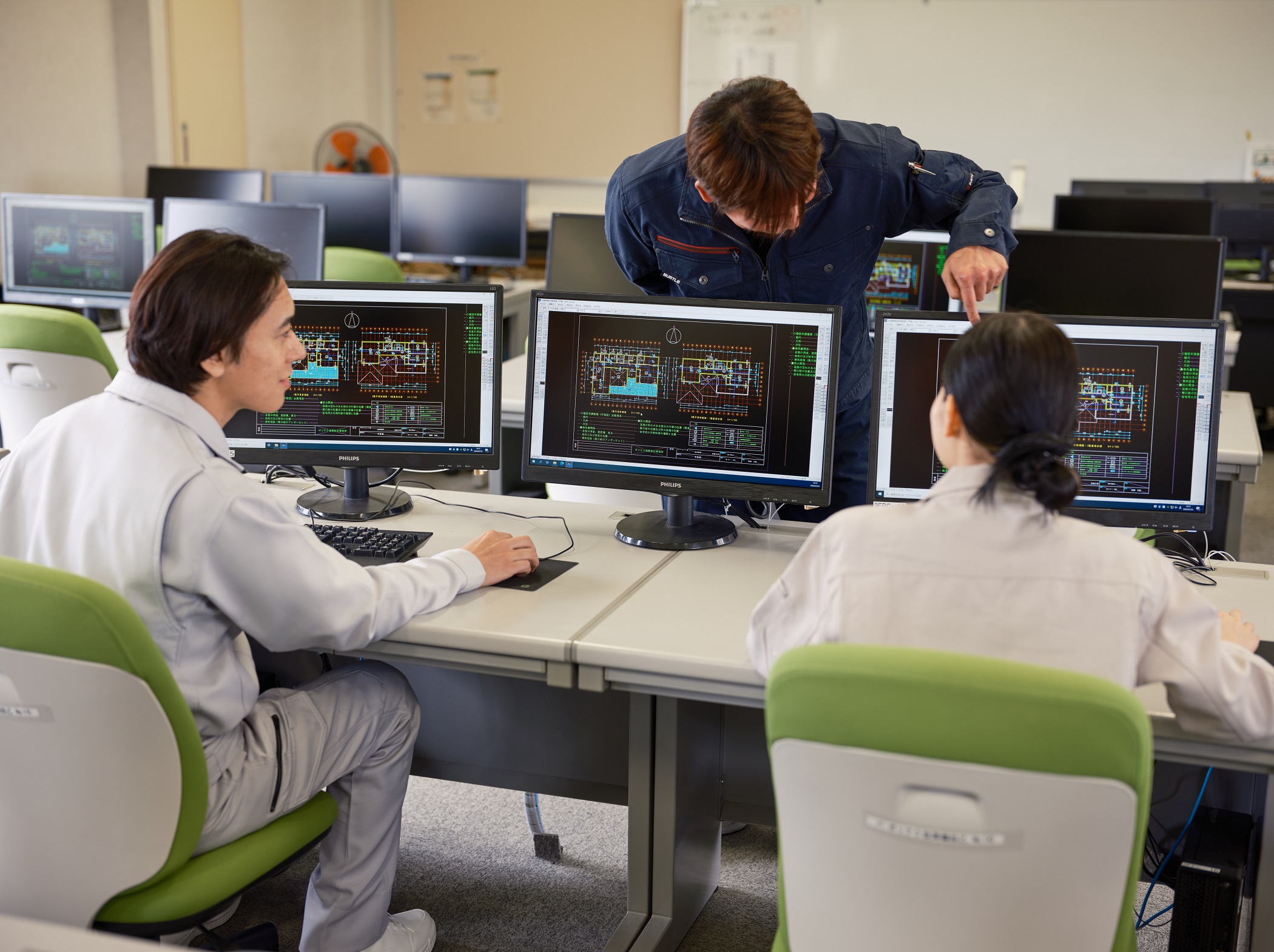 訓練内容２　二次元キャドによる住宅図面作成技術のイメージ写真