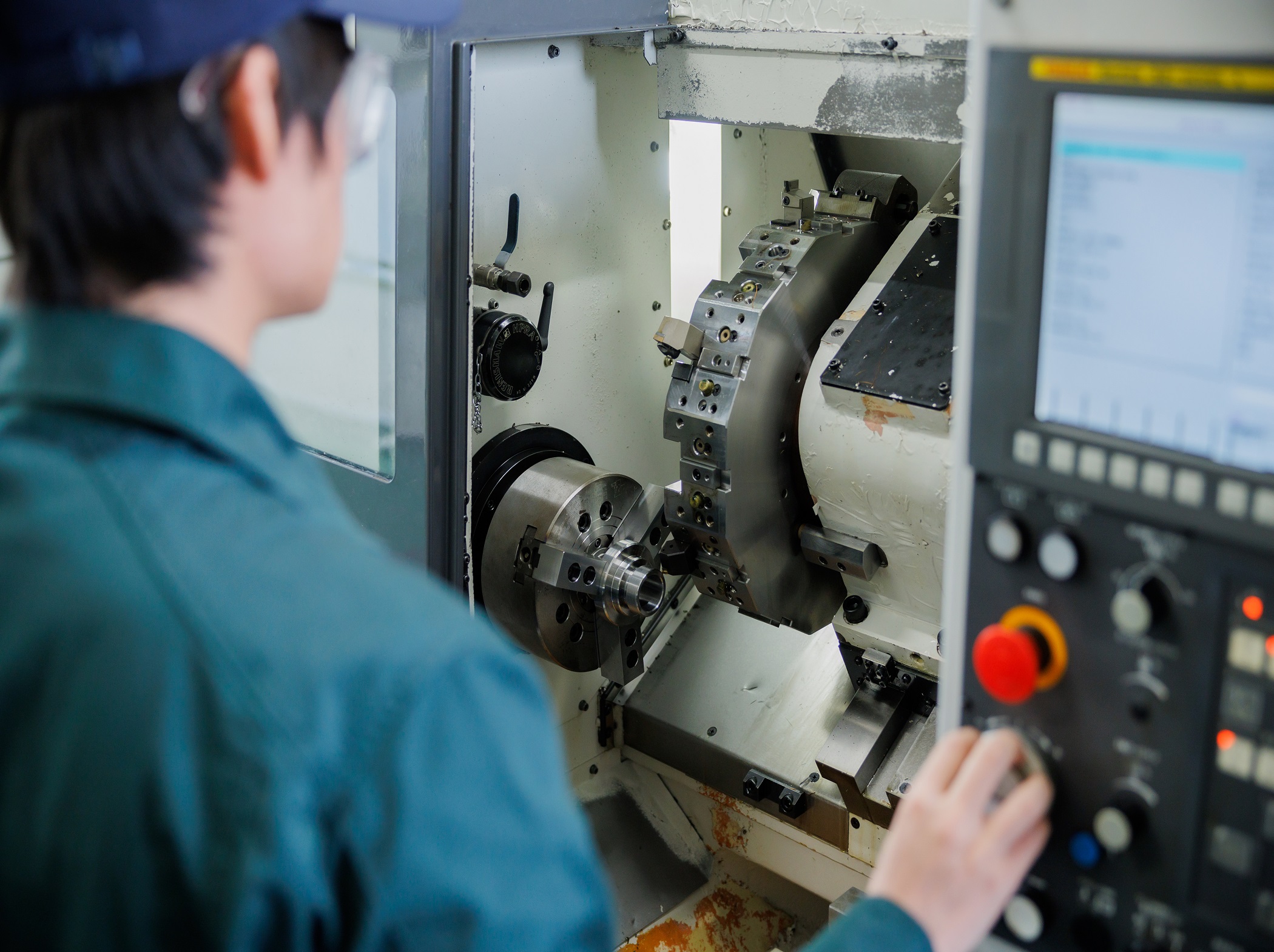 訓練内容５　NC旋盤のイメージ写真