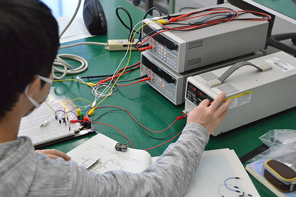 電界効果トランジスタを用いた回路の測定