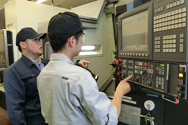 生産機械技術科　NC機マシニング加工