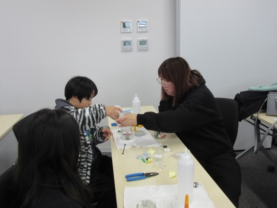 光るスノードームをつくろう！