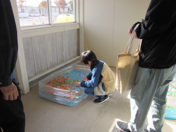 スーパーボールすくい