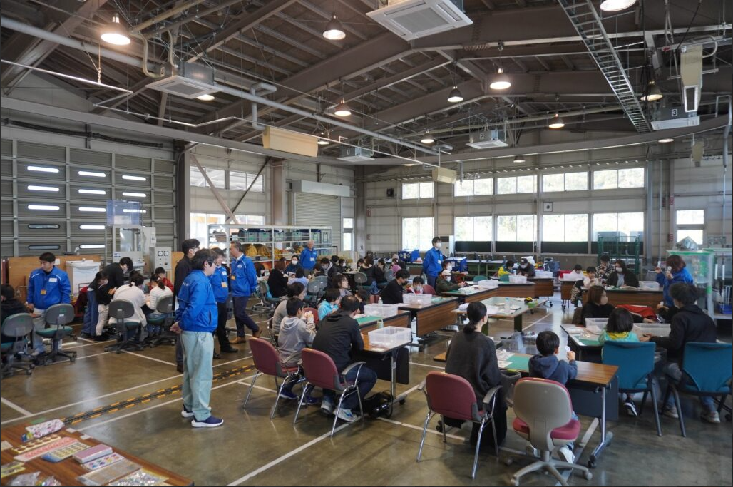 親子ものづくり体験教室全体風景