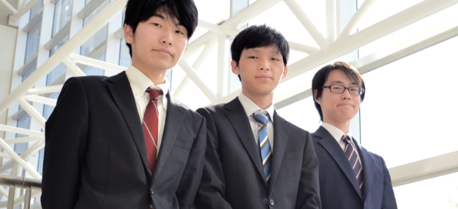 魅力写真:サポートを受ける学生