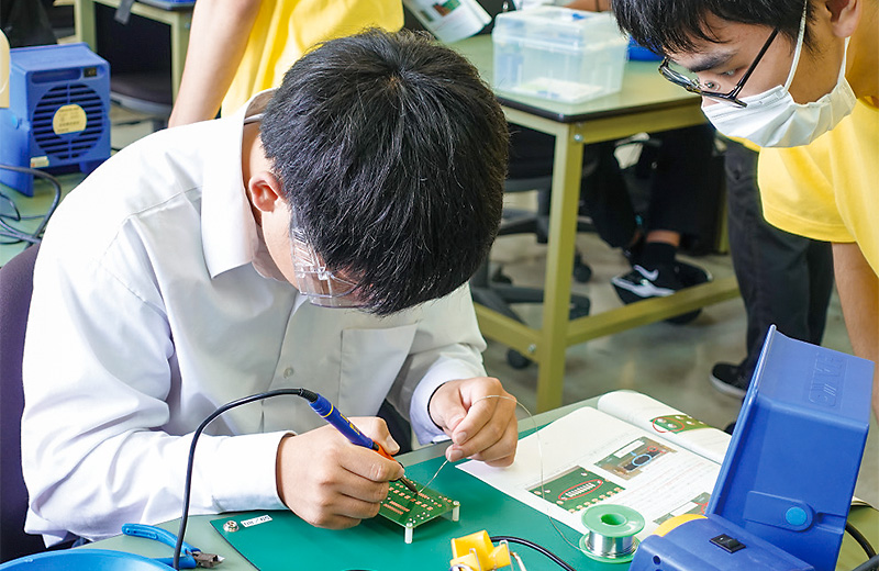 電子情報技術科写真