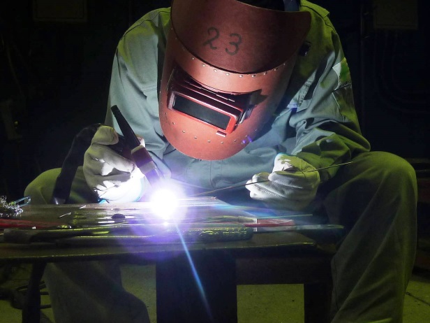 アルミニウム溶接実習風景