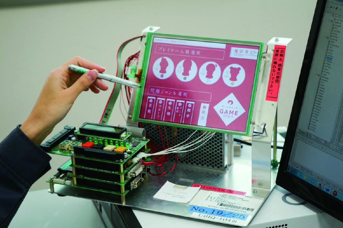 タッチパネル液晶を搭載したマイコンシステムを使った実習