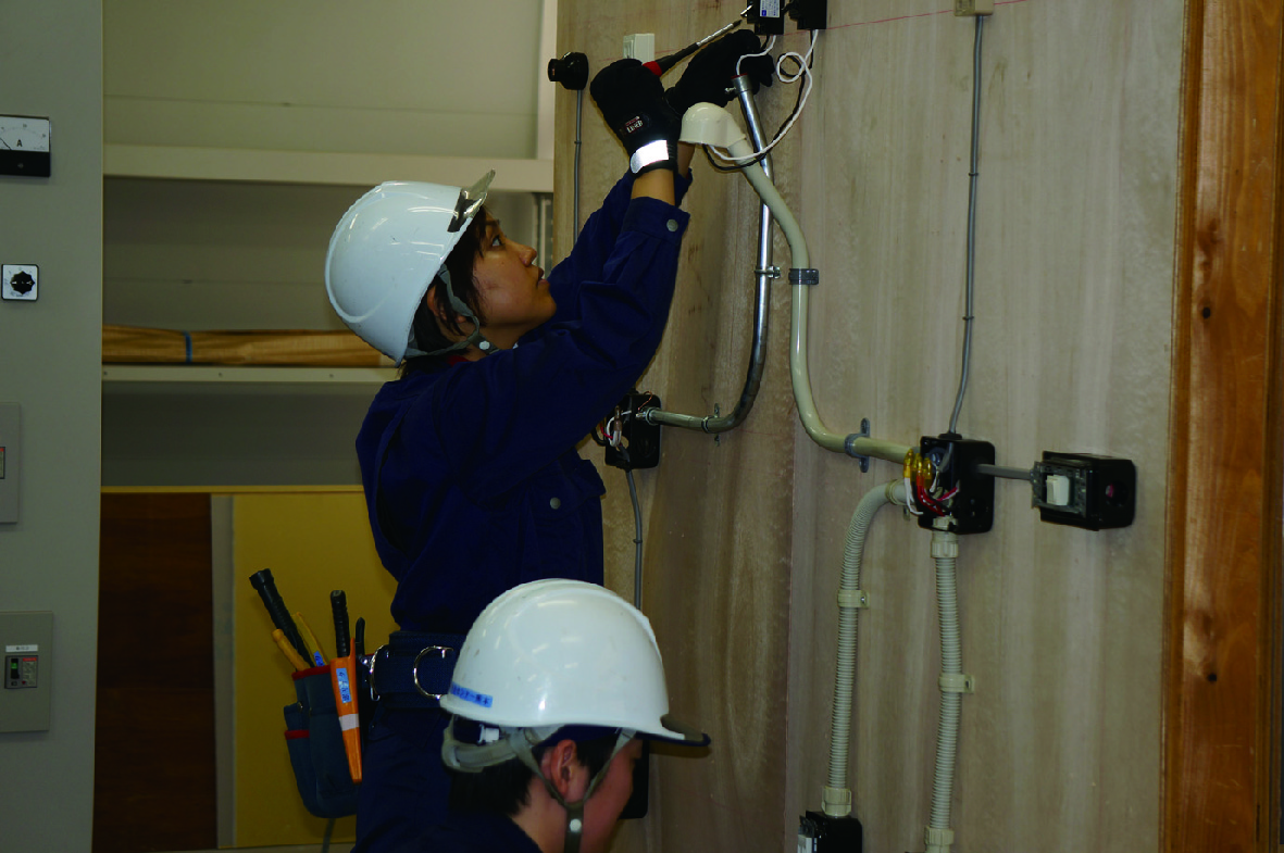 電気配線の施工実習