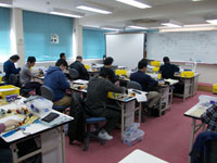 生産管理サポート科の実習風景２