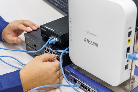 工場内ネットワーク構築機器