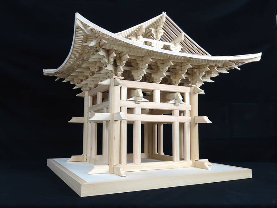 制作した東大寺鐘楼の木製模型