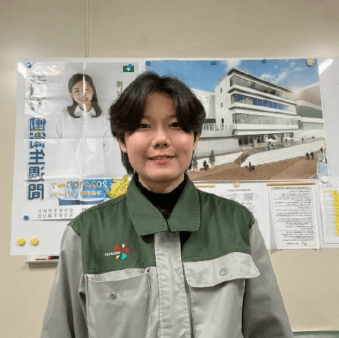 修了生 仲里 レイナさん