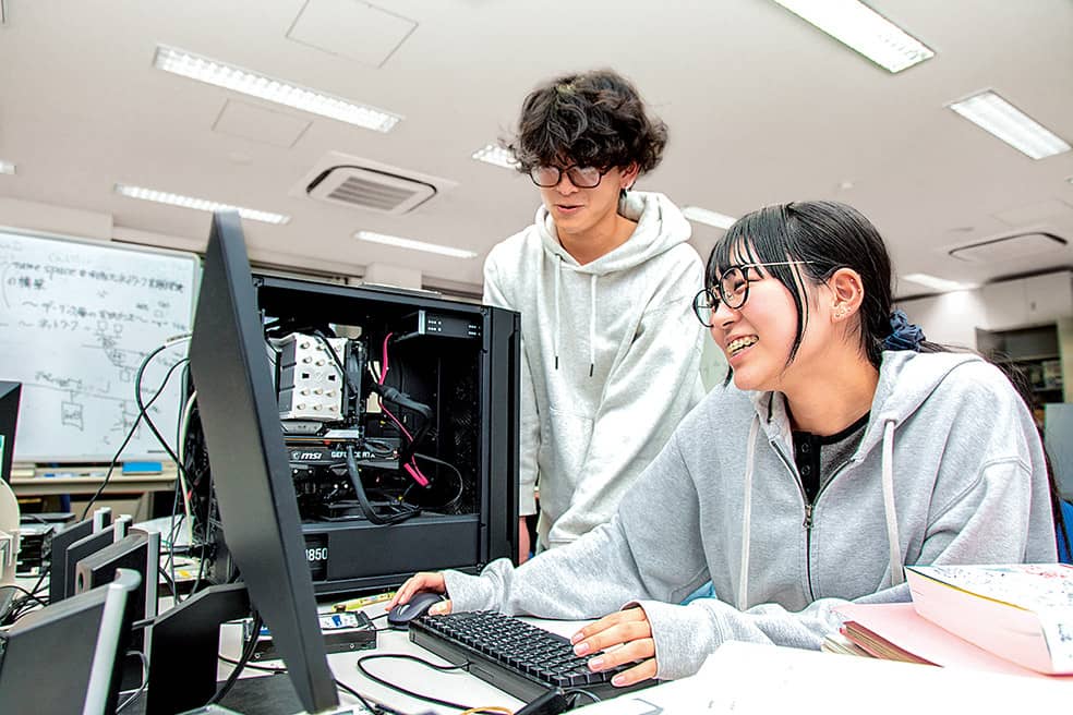 組込みソフトウェア応用実習の様子