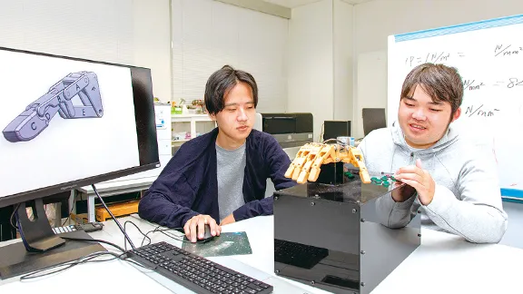 メカトロニクス技術科：専門課程の学生
