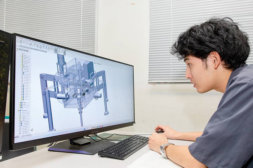 3次元CADで機械設計を行う実習
