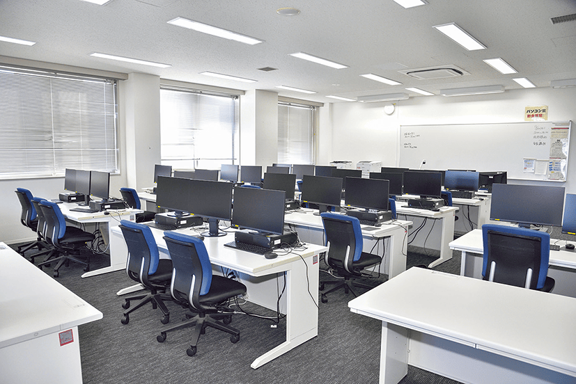 DⅡ棟 電子情報/建築棟のパソコン実習室