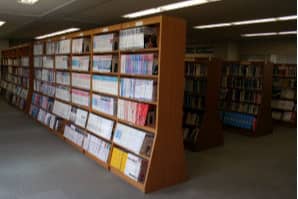A棟 図書室