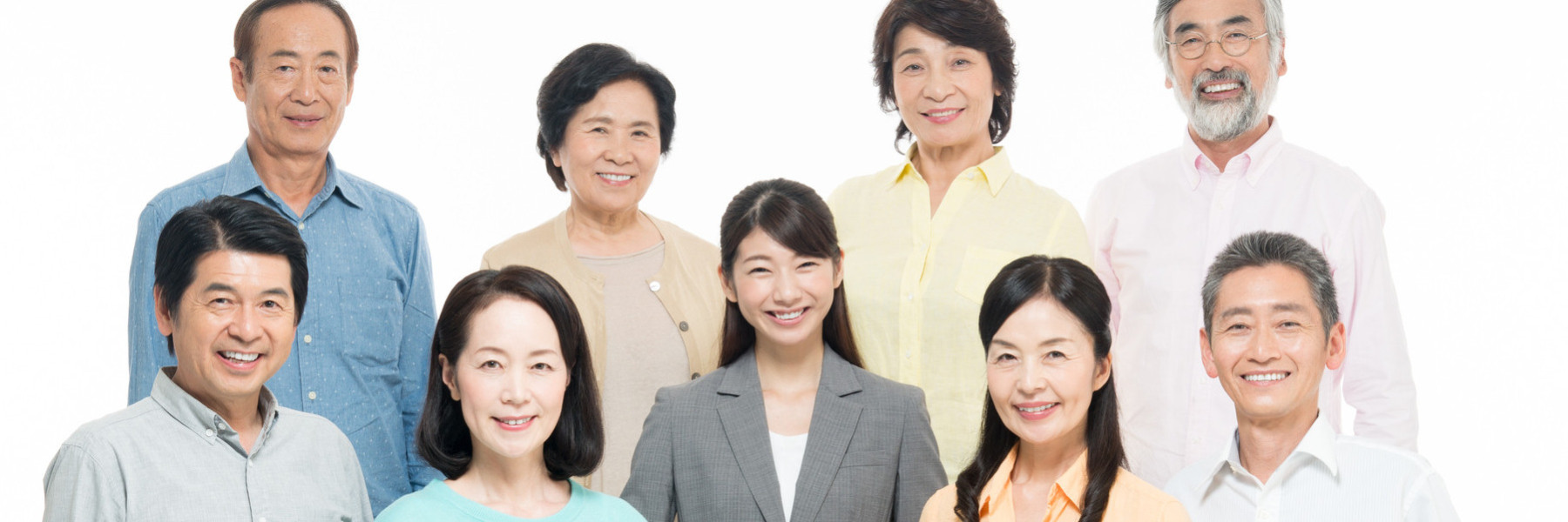 さまざまな世代の人々（保護者向けイメージ）