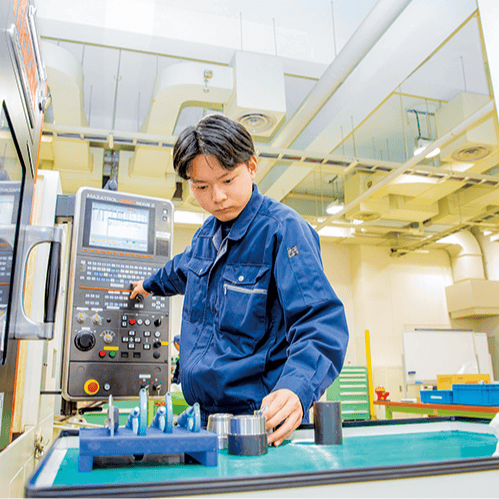 修了生 山岡 周平さんの仕事の様子