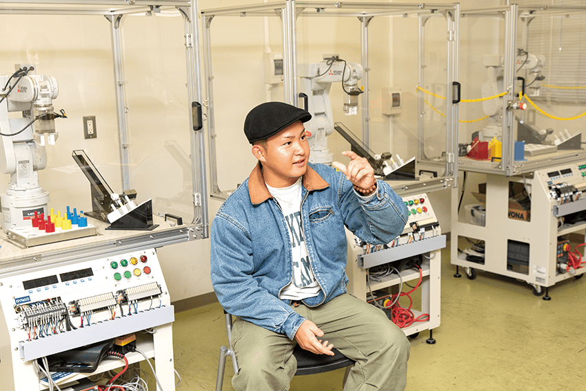 生産機械技術科 石野 真緒さん