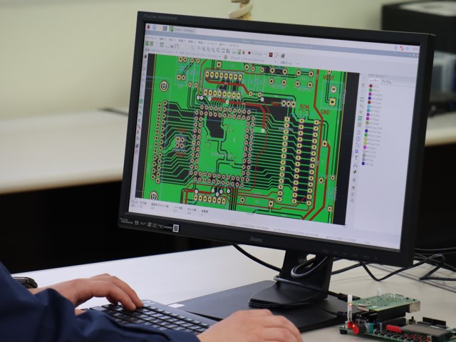 CADを利用したプリント基板設計とFPGAを使用した回路設計