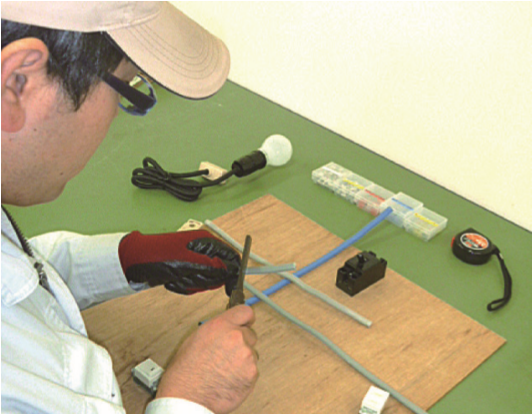 電気に関する知識と電気配線工事