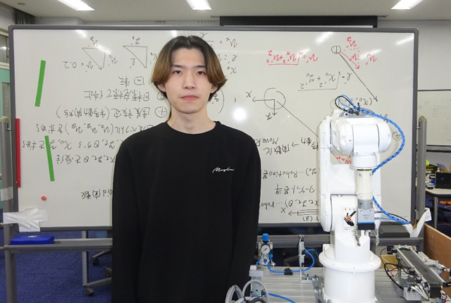 写真：中国職業能力開発大学校　生産電子情報システム技術科へ進学した先輩