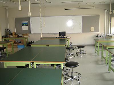 電気電子実習室
