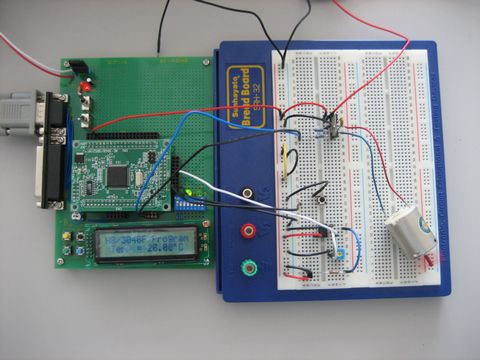 組込み型マイクロコンピュータ制御版の写真