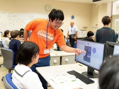 学生によるCAD運用の個別支援