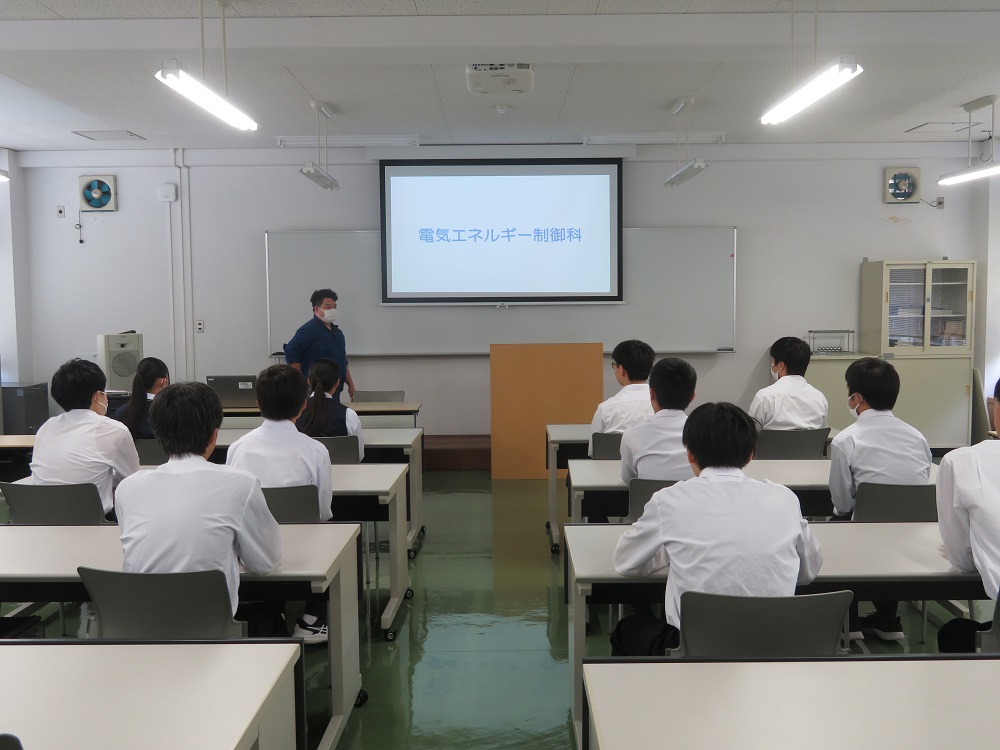 雄山高等学校見学会の写真4