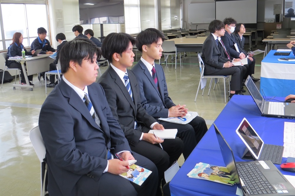学内合同企業説明会の写真4