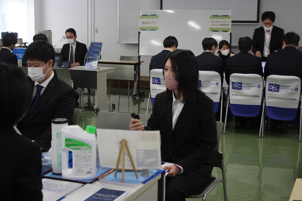 学内合同企業説明会の写真6