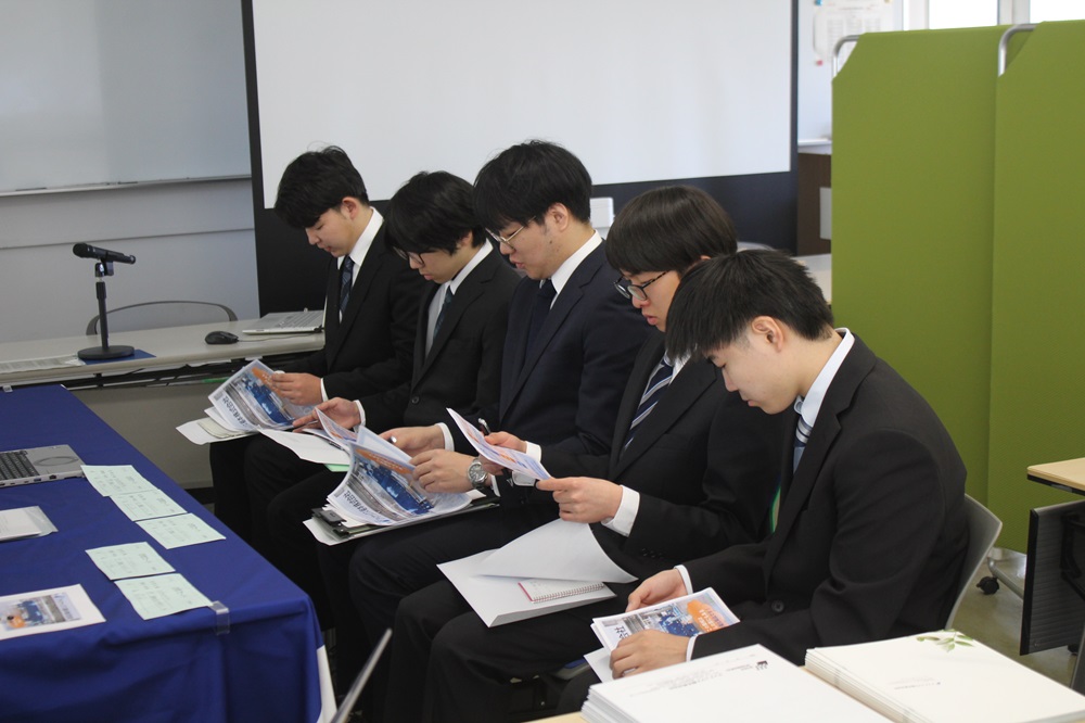 学内合同企業説明会の写真9